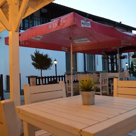 Bukor Shtepi Гостевой дом 4*